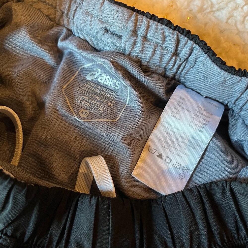 ASICS Athletic Shorts - Picture 4 of 5